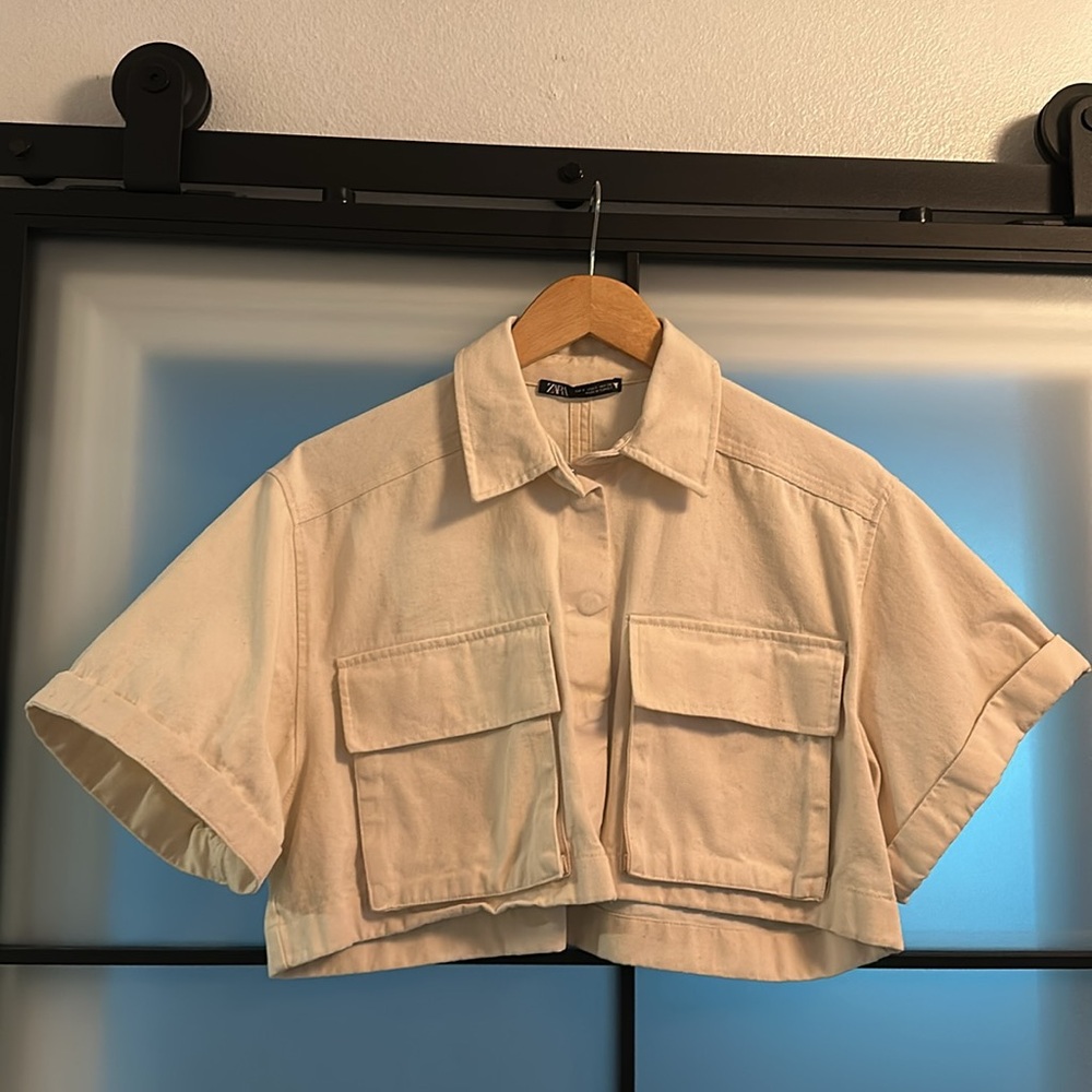 Zara Cream Button-Down Short-Sleeve Shirt - Picture 2 of 4